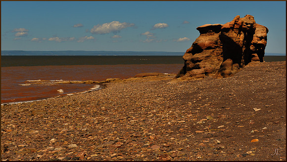 Sandstone Formation Minas Basin w sig DSC_2013