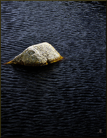 Rock in the Water w sig DSC_2518