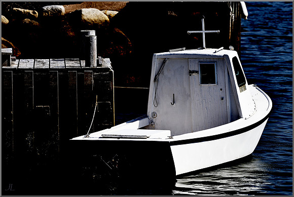 Well Kept Vessel w sig DSC_0828