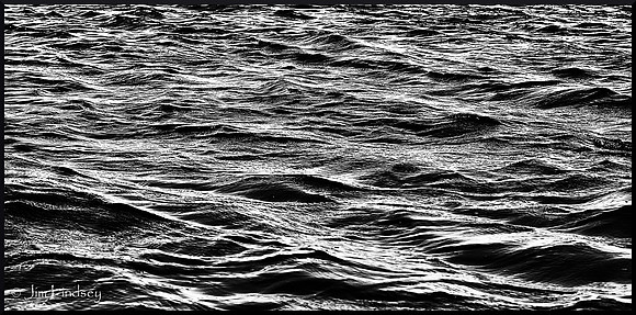 Small Waves BW w border DSC_0071