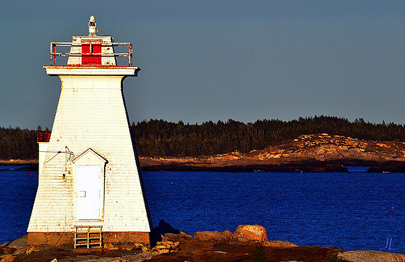 Dusk and the Terrence Bay Light DSC_0550
