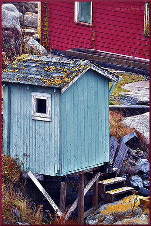 The Little Outhouse That Could w border DSC_0568