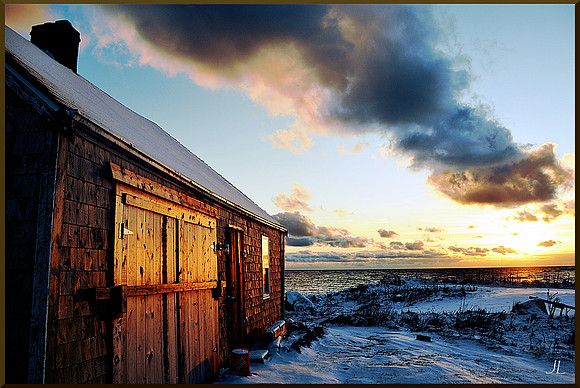 Geoff's shed at sunset w sig