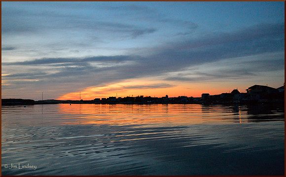 Harbour Light w border DSC_0421