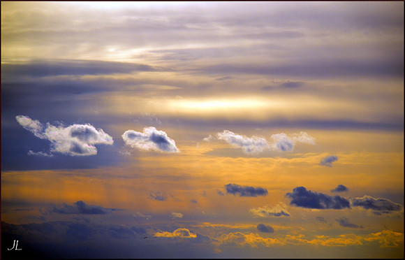 Clouds 10 w sig