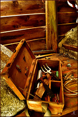 Inside the Abandoned Clubhouse - the Tools DSC_1408