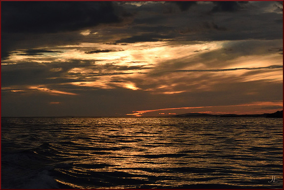 Open Ocean Sunset w sig DSC_2339