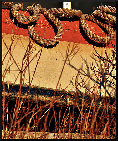 Rope on an Overturned Boat for web DSC_8520
