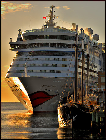 Cruise Ship Aida and Tall Ship Silva w sig DSC_3474