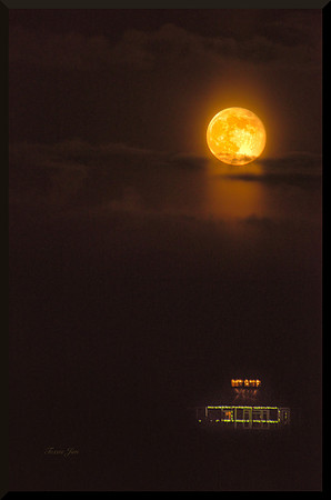 Full Moon Over House Web DSC_8006
