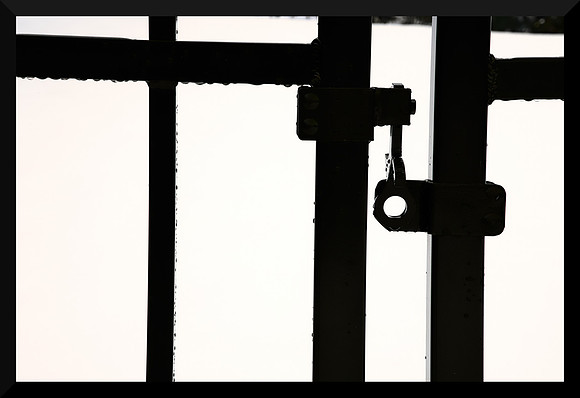 Cemetery Gate DSC_8043