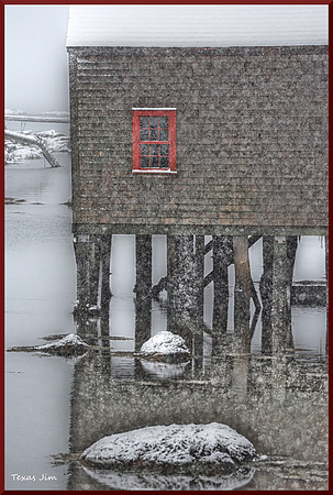 The Snow and the Red Window for web DSC_5776