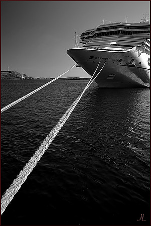 Tethered w sig DSC_3326